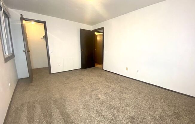 1 bed, 1 bath, 660 sqft, $745, Unit 8