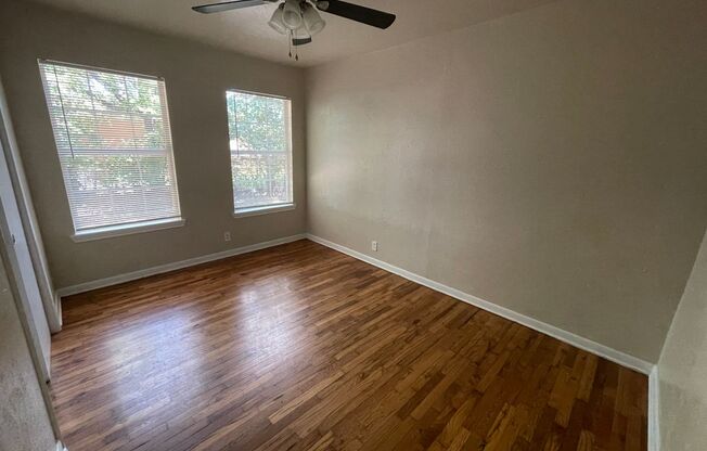 3 beds, 1 bath, $1,100