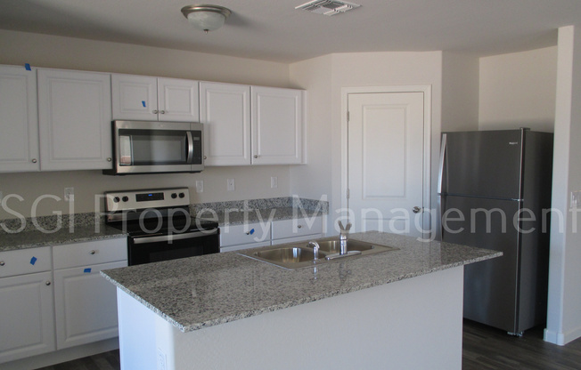 1053 W Greyhawk Loop
