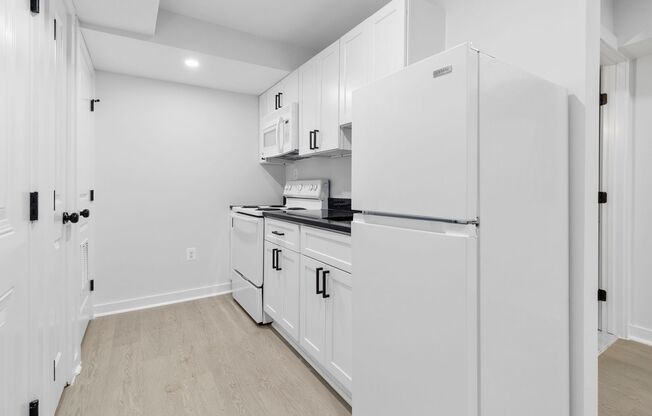 Studio, 1 bath, 392 sqft, $1,850, Unit Unit 2