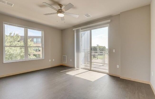 2 beds, 2 baths, 998 sqft, $2,625, Unit 301