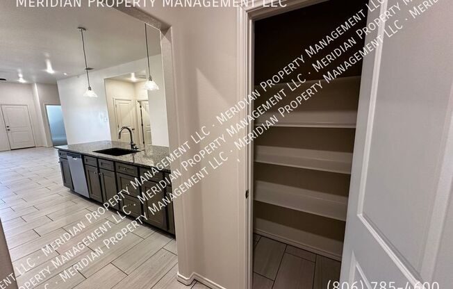 5827 URBANA PL
