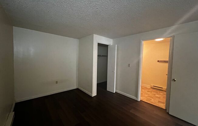 1 bed, 1 bath, $895, Unit Apt 1