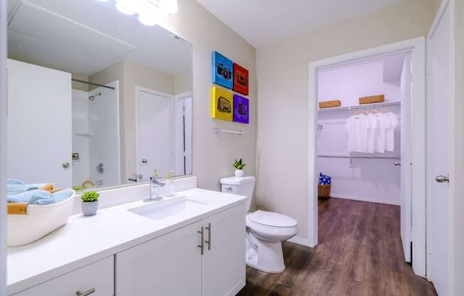 spacious bathroom at Roosevelt Square luxury apartments