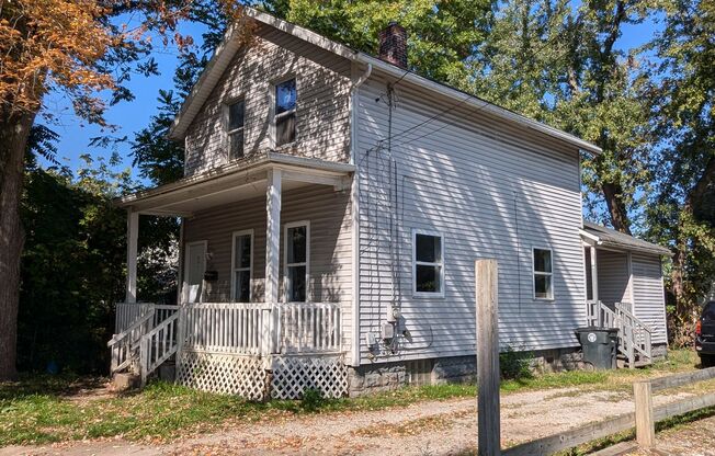 Akron Comfort: Elevate Your Living Experience in Our Premier 4-Bedroom Single-Family house.