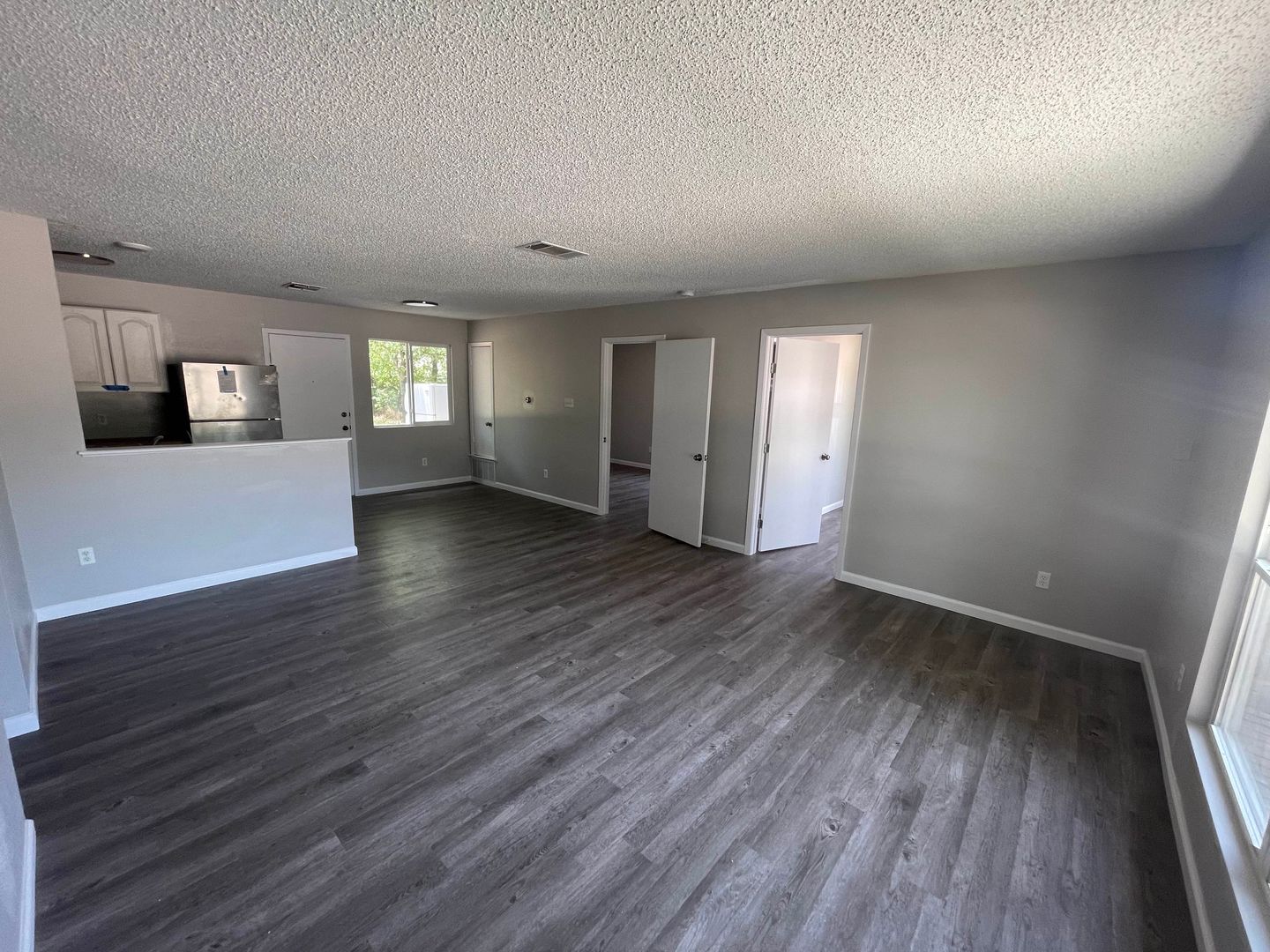 Spacious 5-Bedroom Home in a Great Neighborhood!