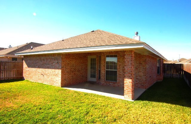 3 beds, 2 baths, $1,400