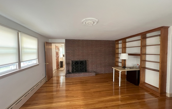 18 CRESTHILL RD