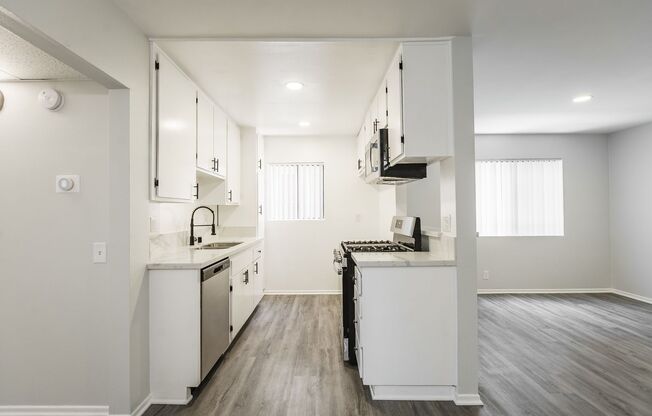 2 beds, 2 baths, 1,250 sqft, $2,598, Unit 18