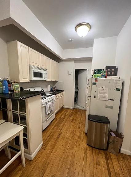 352 E 89 ST