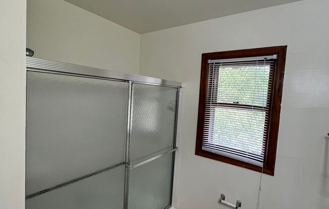 2 beds, 1.5 baths, 900 sqft, $1,440, Unit F-5