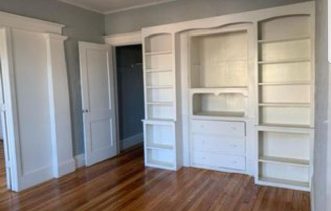 3 LEETE ST