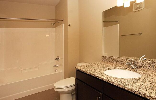 3 beds, 2 baths, 1,050 sqft, $2,500, Unit 302