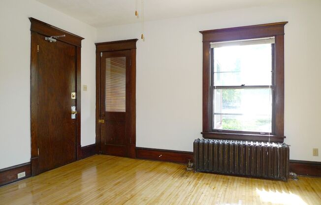 1 bed, 1 bath, 410 sqft, $1,000, Unit 18 - 1925 - 1