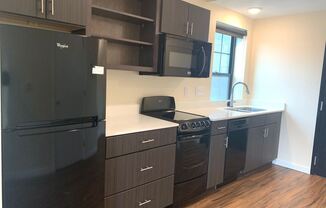 1555 Wealthy SE
