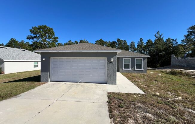 Incredible 3 Bedroom, 2 Bathroom Home in Marion Oaks of Ocala!!