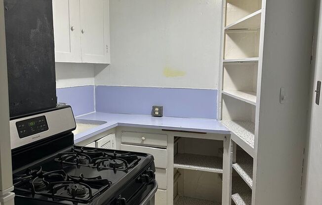 Studio, 1 bath, 400 sqft, $1,495, Unit 05