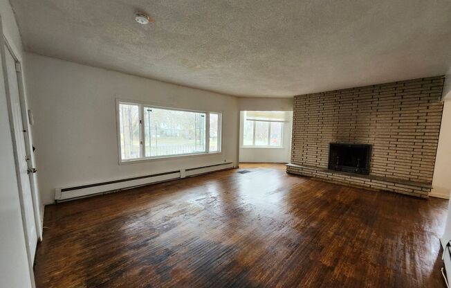 32 Lake View Park