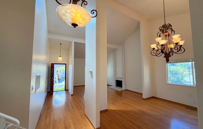 3 beds, 2.5 baths, $6,895