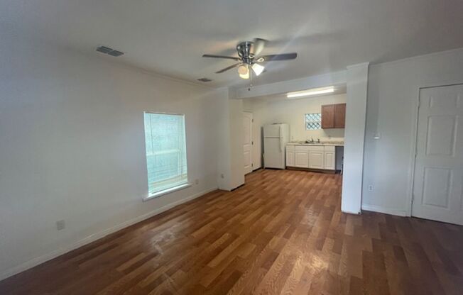 2/1 immediate move-in-ALL BILLS INCLUDED