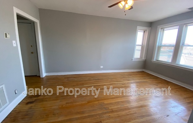 3725 W Grand Ave, Chicago IL 1N