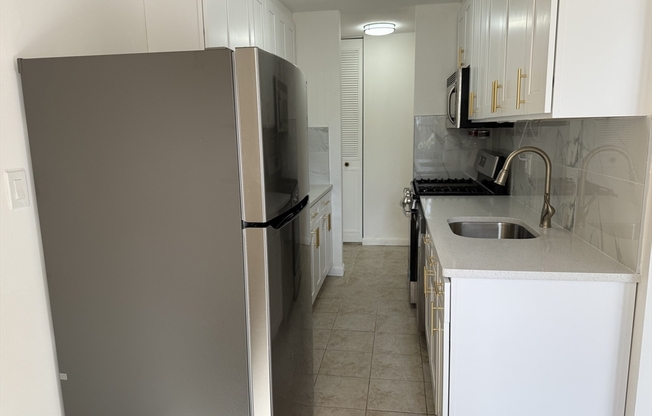 1 bed, 1 bath, 675 sqft, $1,750, Unit B