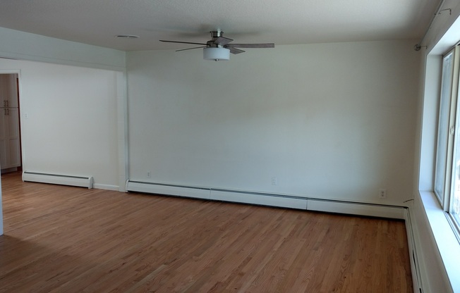 Beautifully Updated Boulder 3Bed/2Bath-- Walking distance from CU campus & 29th St Mall!