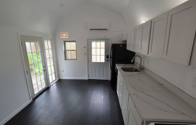 Must See!  Charming Studio Apartment conveniently located near Towne Center and more