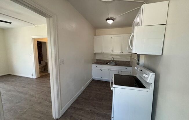 Studio, 1 bath, $1,275, Unit 201