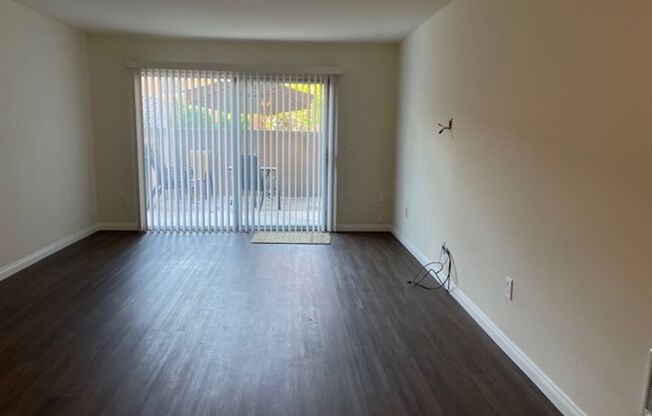 1 bed, 1 bath, 754 sqft, $2,595, Unit Warner #216