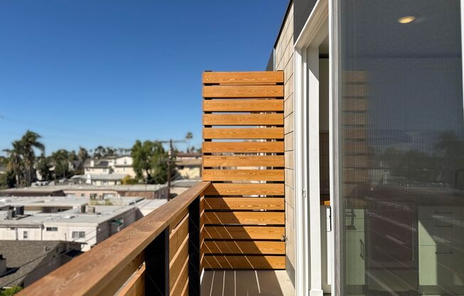 Studio, 1 bath, 285 sqft, $2,120, Unit 202