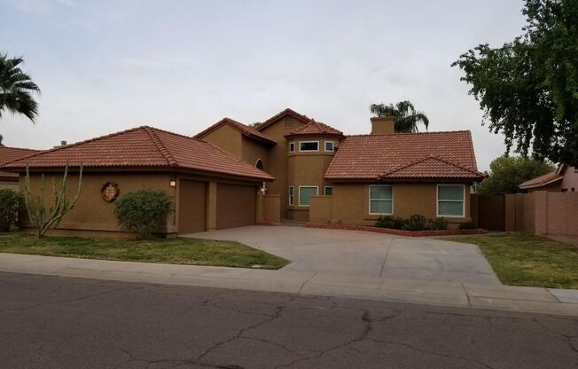 AVAILABLE NOW IN THE SPRINGS ON THE LAKE IN CHANDLER!!!