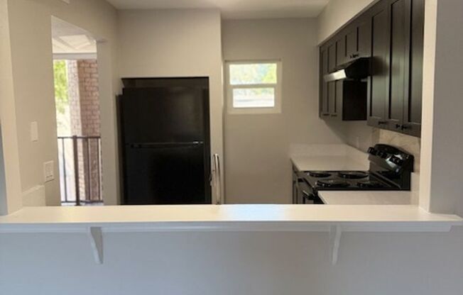 2 beds, 1.5 baths, 900 sqft, $1,425, Unit 211