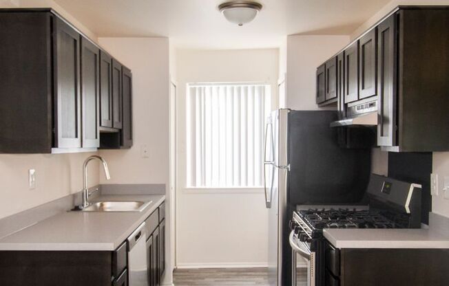 2 beds, 1 bath, 886 sqft, $1,399, Unit 03-131204