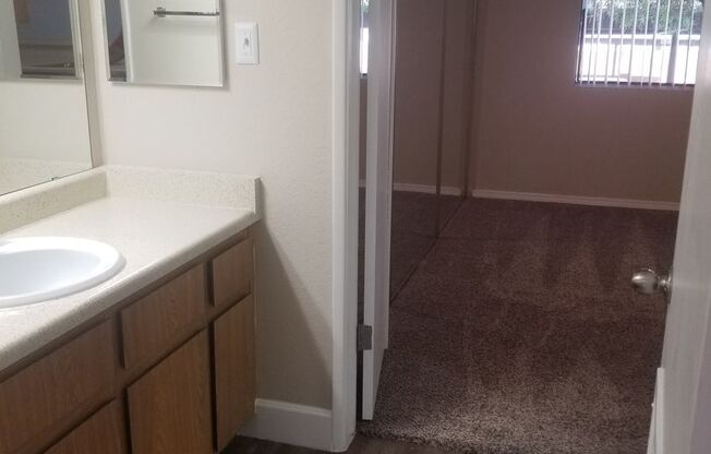 1 bed, 1 bath, 620 sqft, $1,050, Unit 132