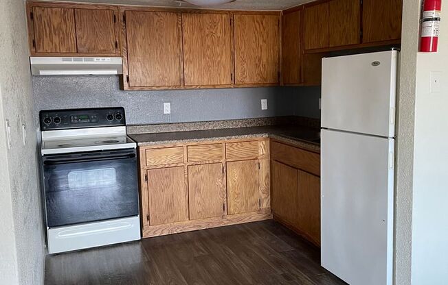 2 beds, 1 bath, $1,095, Unit 200