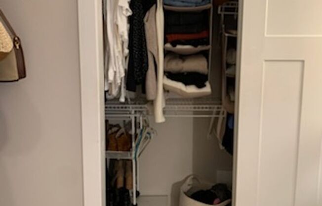 1 bed, 1 bath, $1,085, Unit 103