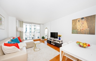 1 bed, 1 bath, 663 sqft, $3,400, Unit 1027
