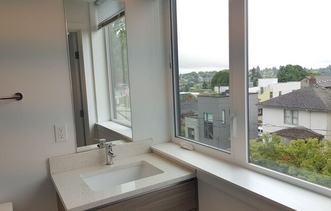 Studio, 1 bath, 325 sqft, $1,425, Unit 403