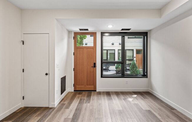 1 bed, 1 bath, 411 sqft, $1,365, Unit L11