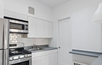 1 bed, 1 bath, $3,600, Unit 5R