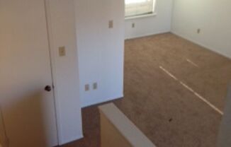 2 beds, 1.5 baths, 1,084 sqft, $950, Unit 1107