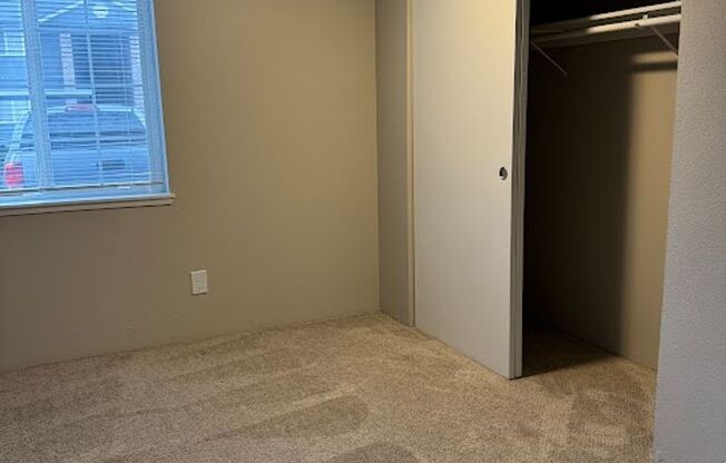 2 beds, 2 baths, 1,070 sqft, $1,625, Unit 14-202