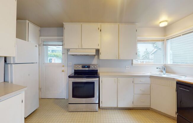 TWO BEDROOM RAMBLER IN KENNYDALE - GREAT LOCATION!