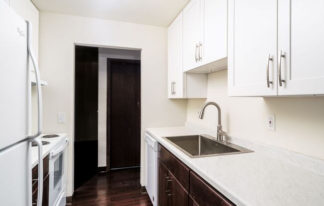 2 beds, 1.5 baths, 905 sqft, $1,545, Unit 25-112