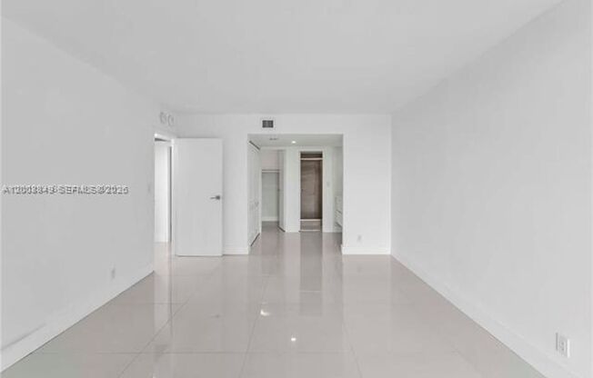 2 beds, 2 baths, 1,357 sqft, $4,000, Unit 100 Bayview Dr # 508