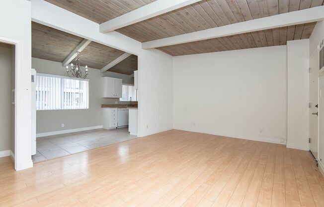 3 beds, 1.5 baths, 1,030 sqft, $3,650, Unit 11