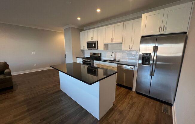 4 beds, 2.5 baths, 1,500 sqft, $4,900, Unit 927-104