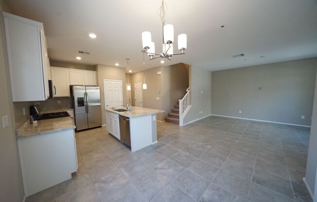 3 beds, 2.5 baths, $1,895, Unit Bldg #7