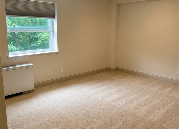 2 beds, 2 baths, 956 sqft, $3,800, Unit 701